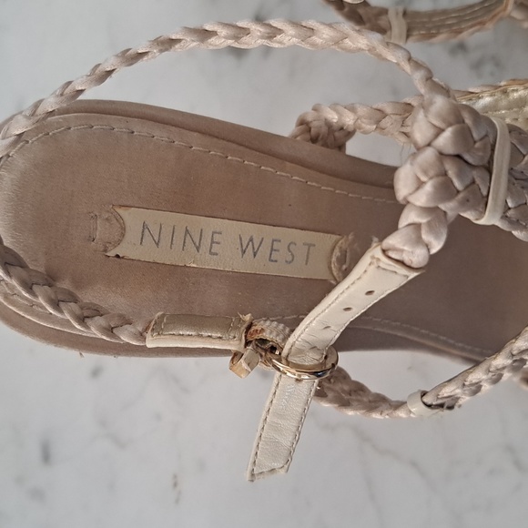 Shoe - Picture 4 of 5